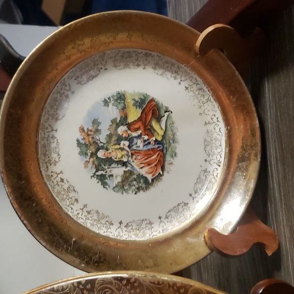 2 Gold Rimmed 22k gold Plates - Picture 4 of 7